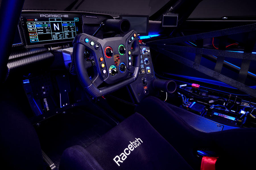 Porsche 911 GT3 R Rennsport interior