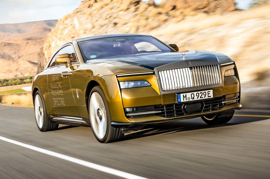 Here's Everything We Know About The 2022 Rolls-Royce Cullinan