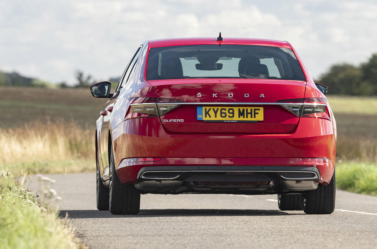 Skoda Superb 1.5 TSI 2019 UK First Drive | Autocar