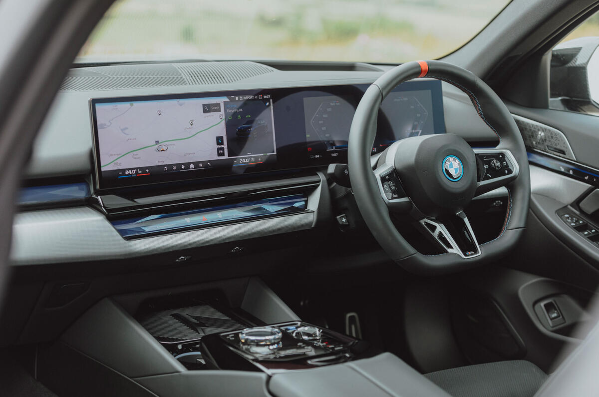 BMW i5 Touring intérieur