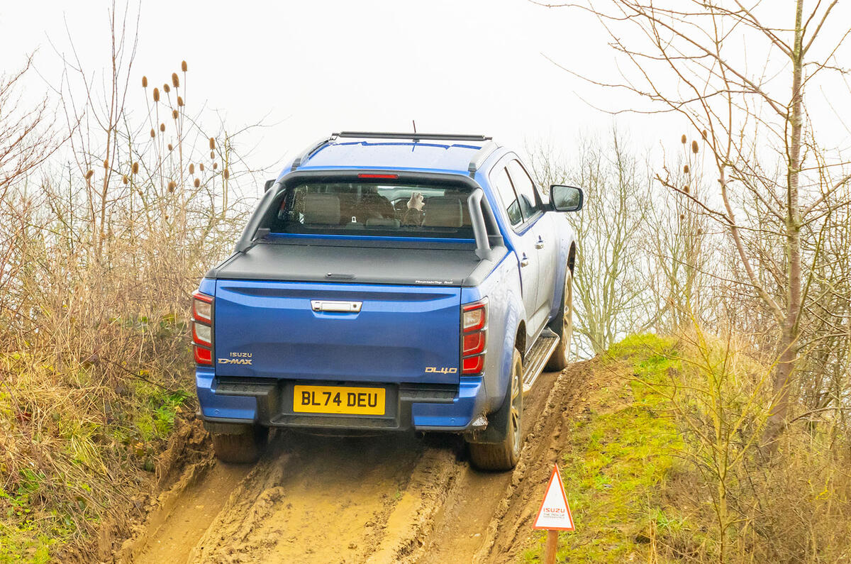 Isuzu D Max avis 2025 013 tout terrain