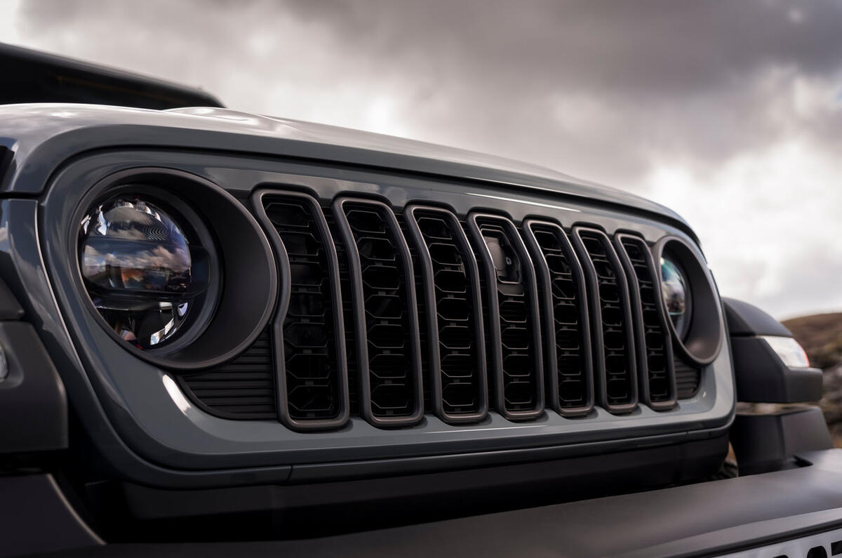 jeep wrangler avis 2024 05 grill