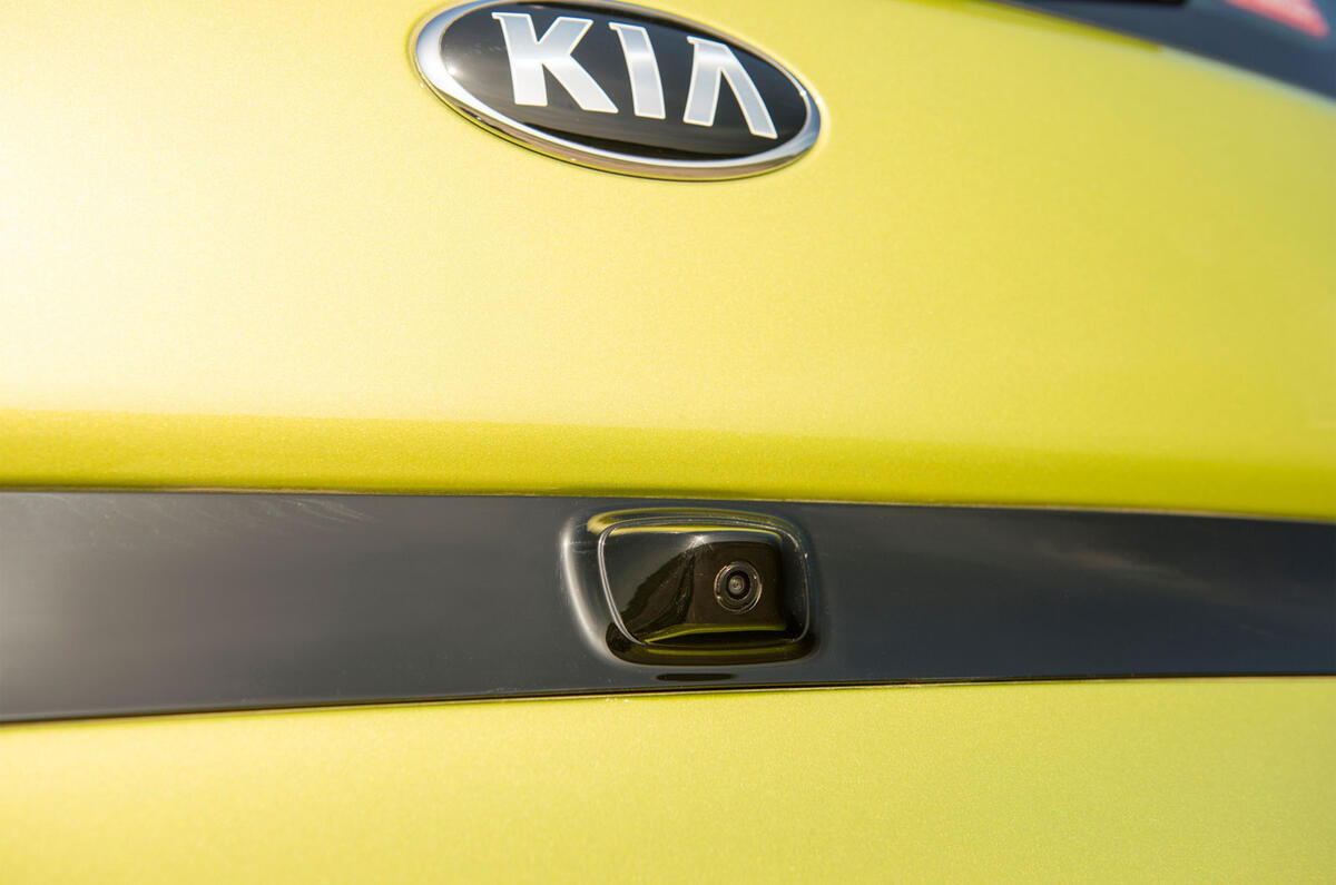 Камера kia soul