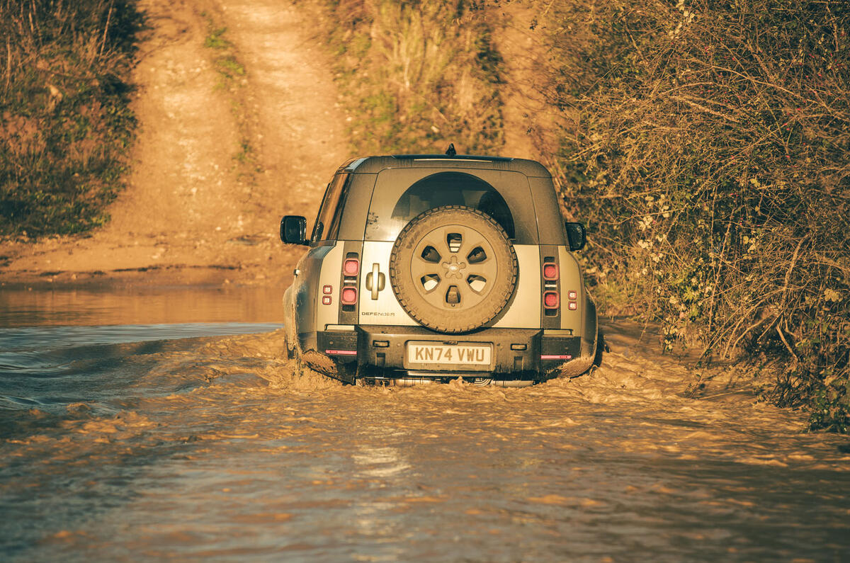 Land Rover Defender avis 2024 24 wading