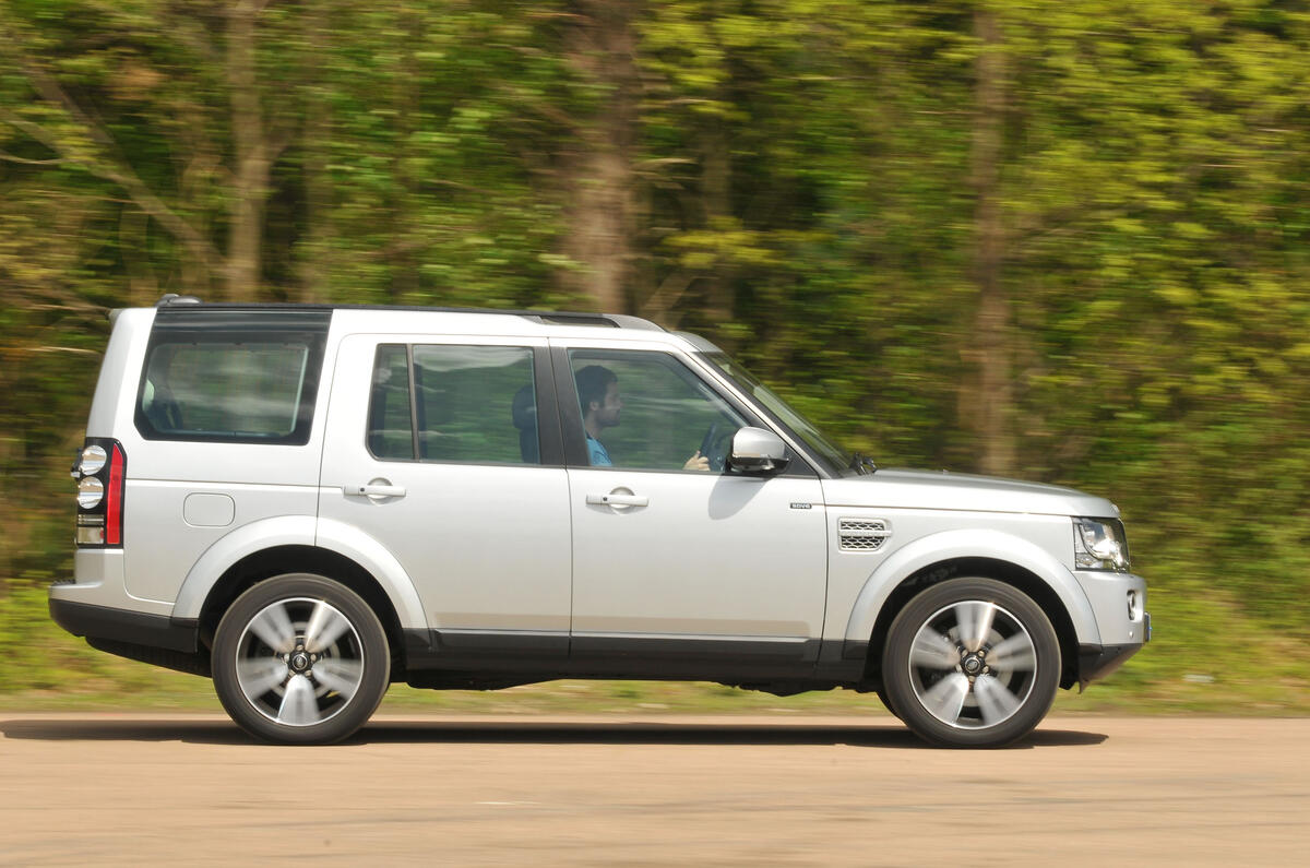 Profil latéral du Land Rover Discovery