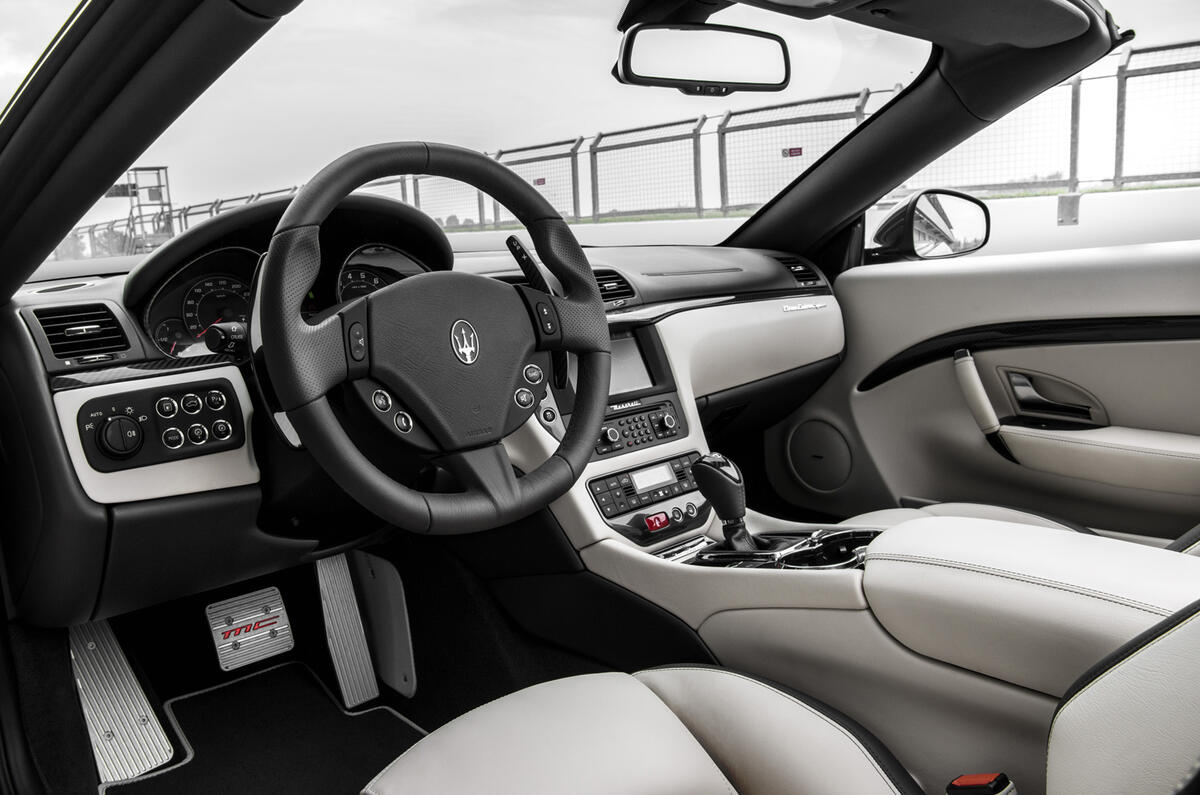 Maserati Grancabrio Interior Autocar