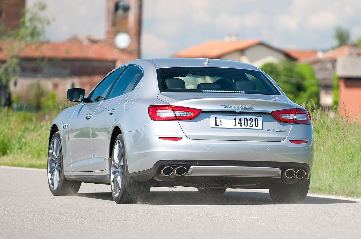 Maserati Quattroporte rear cornering