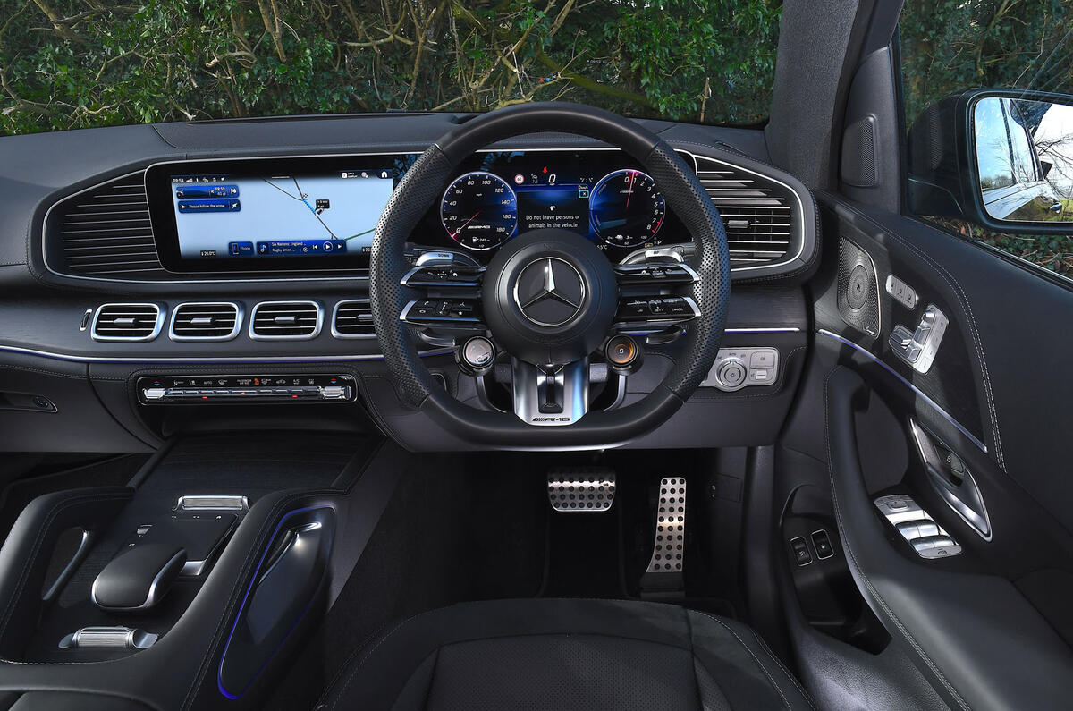 Merc GLE 53 AMG Turbo Hybrid 2025 Review dash 8187