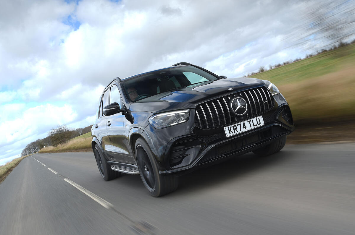 Revue de détail du Merc GLE 53 AMG Turbo Hybrid 2025 suivi de l'avant 8202