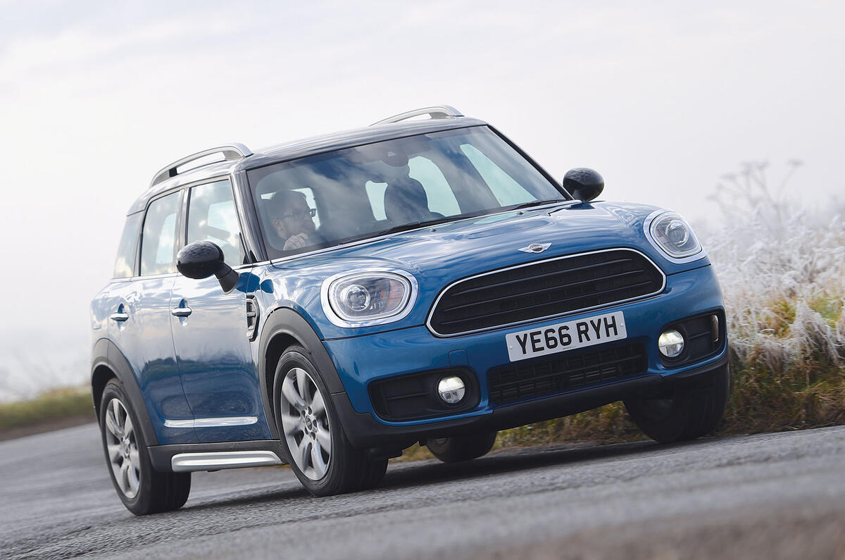 Mini Countryman en virage