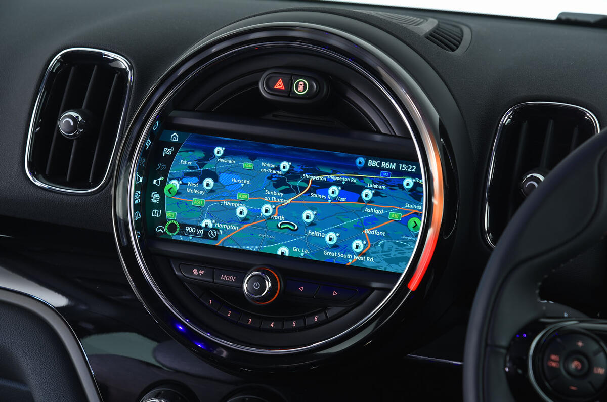 Mini Countryman sat nav