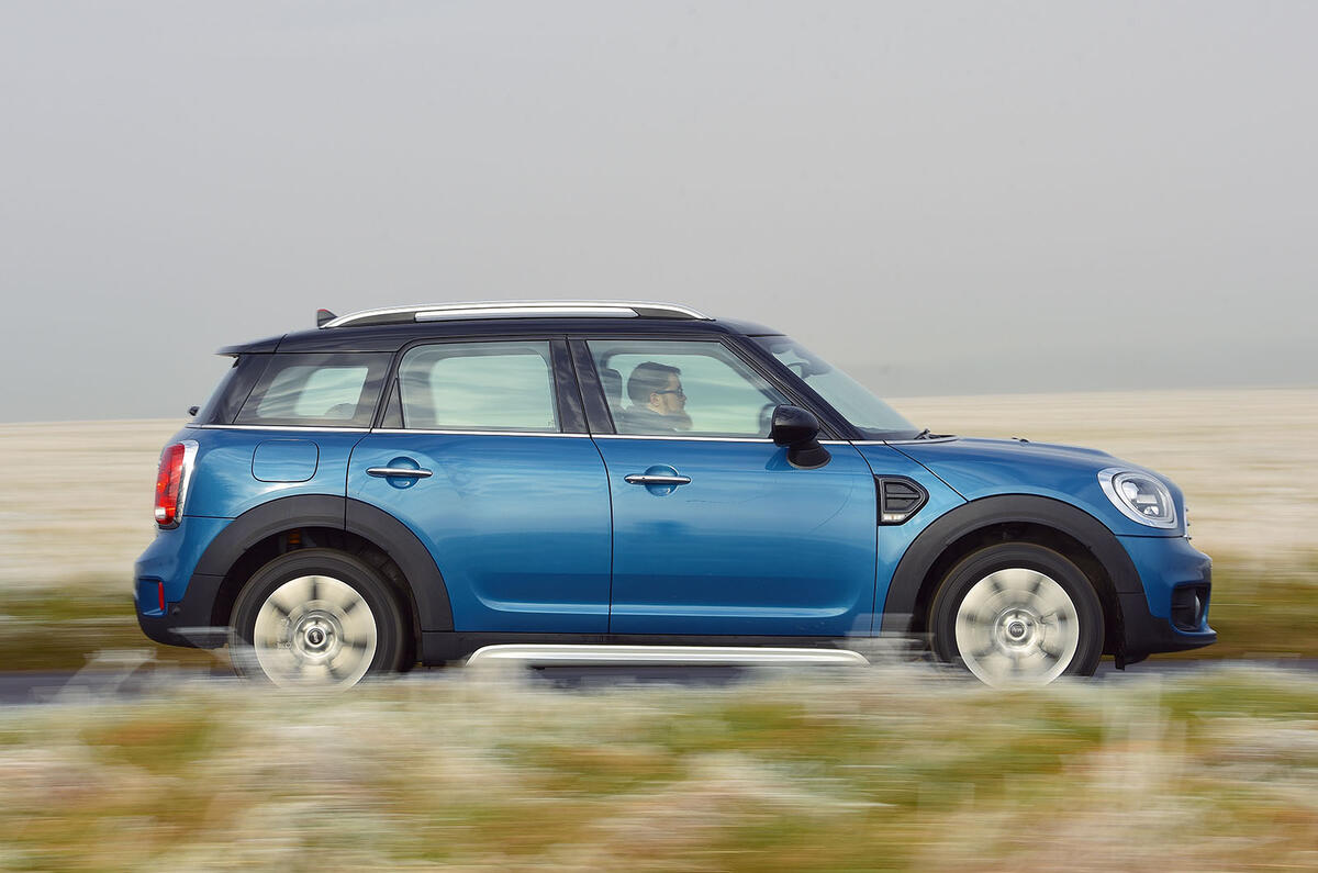 Profil latéral de la Mini Countryman