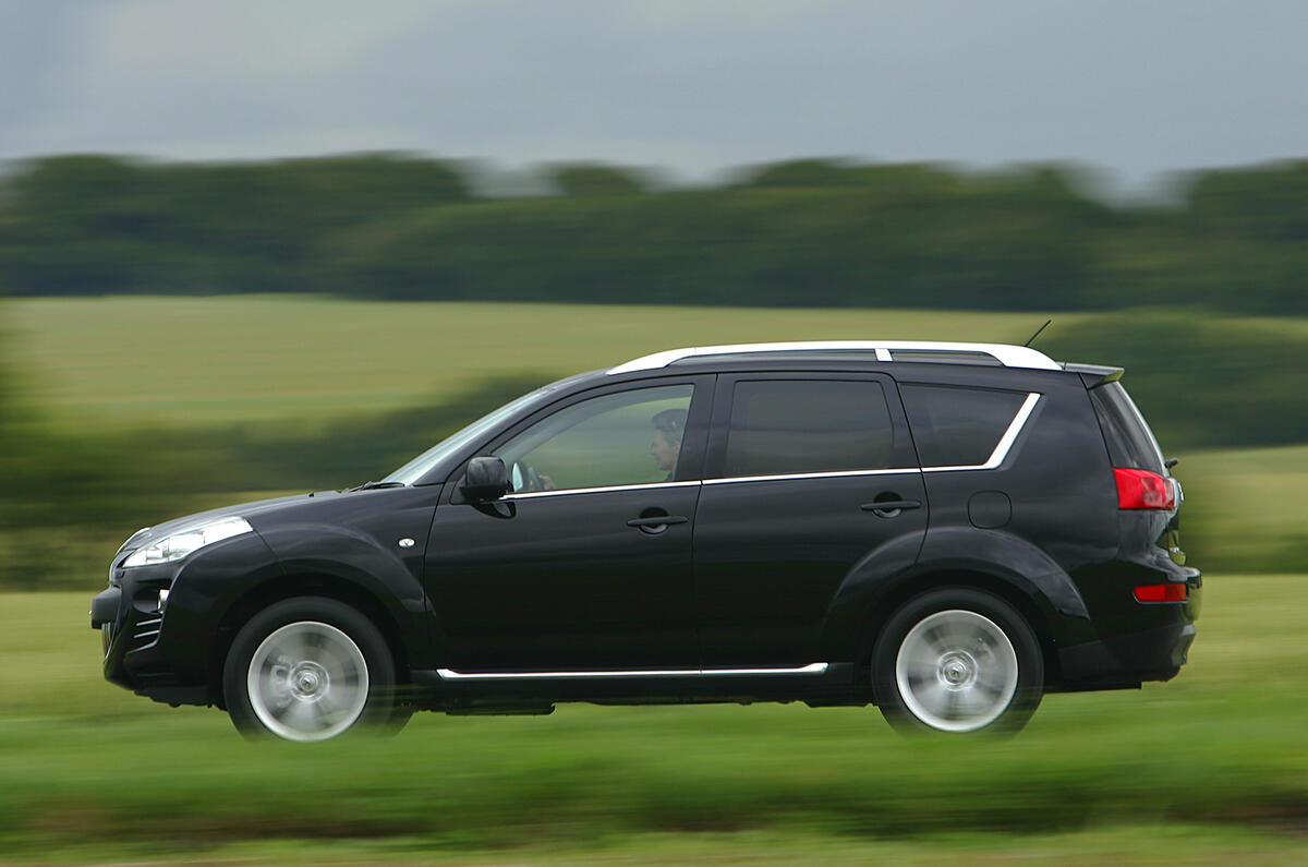 Фото peugeot 4007