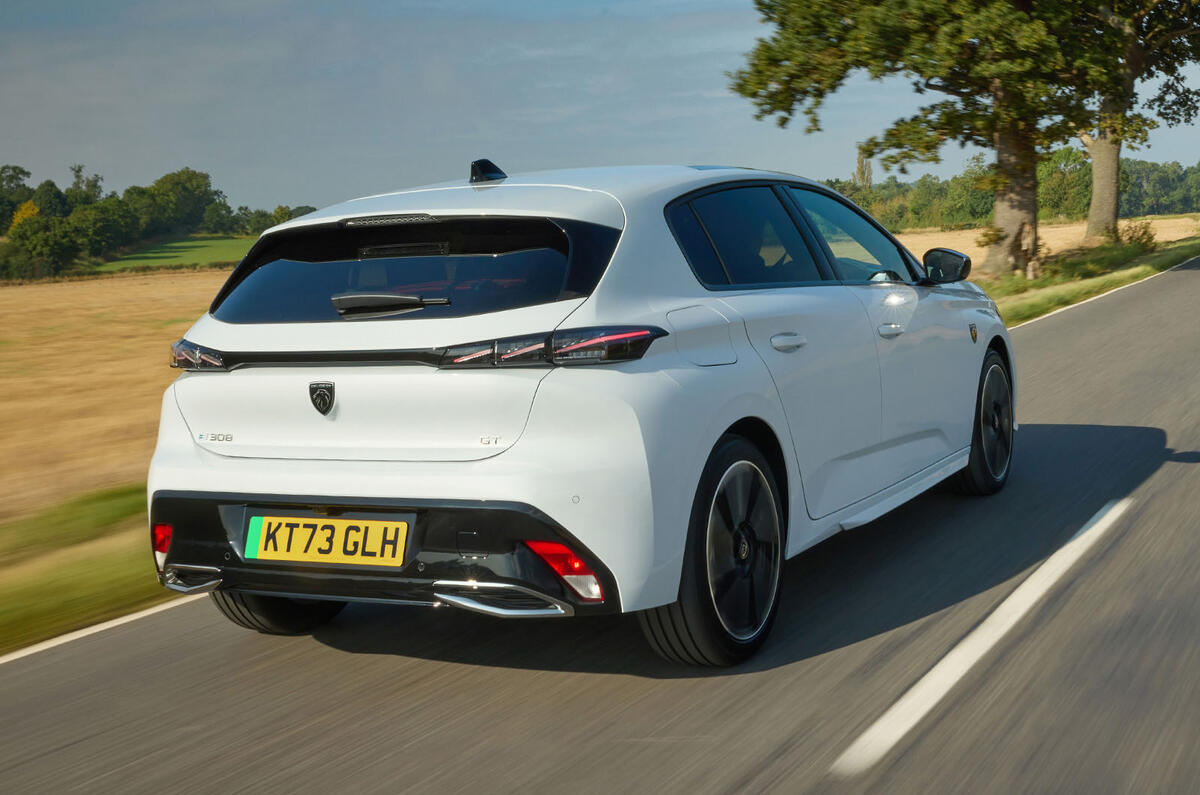 peugeot e 308 avis 2023 06 action arrière