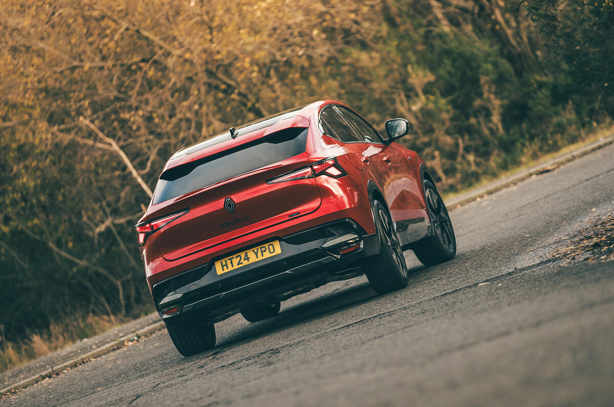 renault rafale en virage arrière