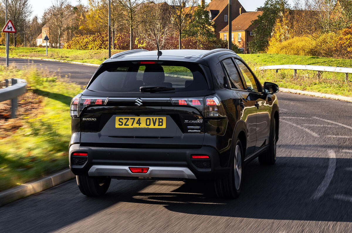 Suzuki S cross arrière