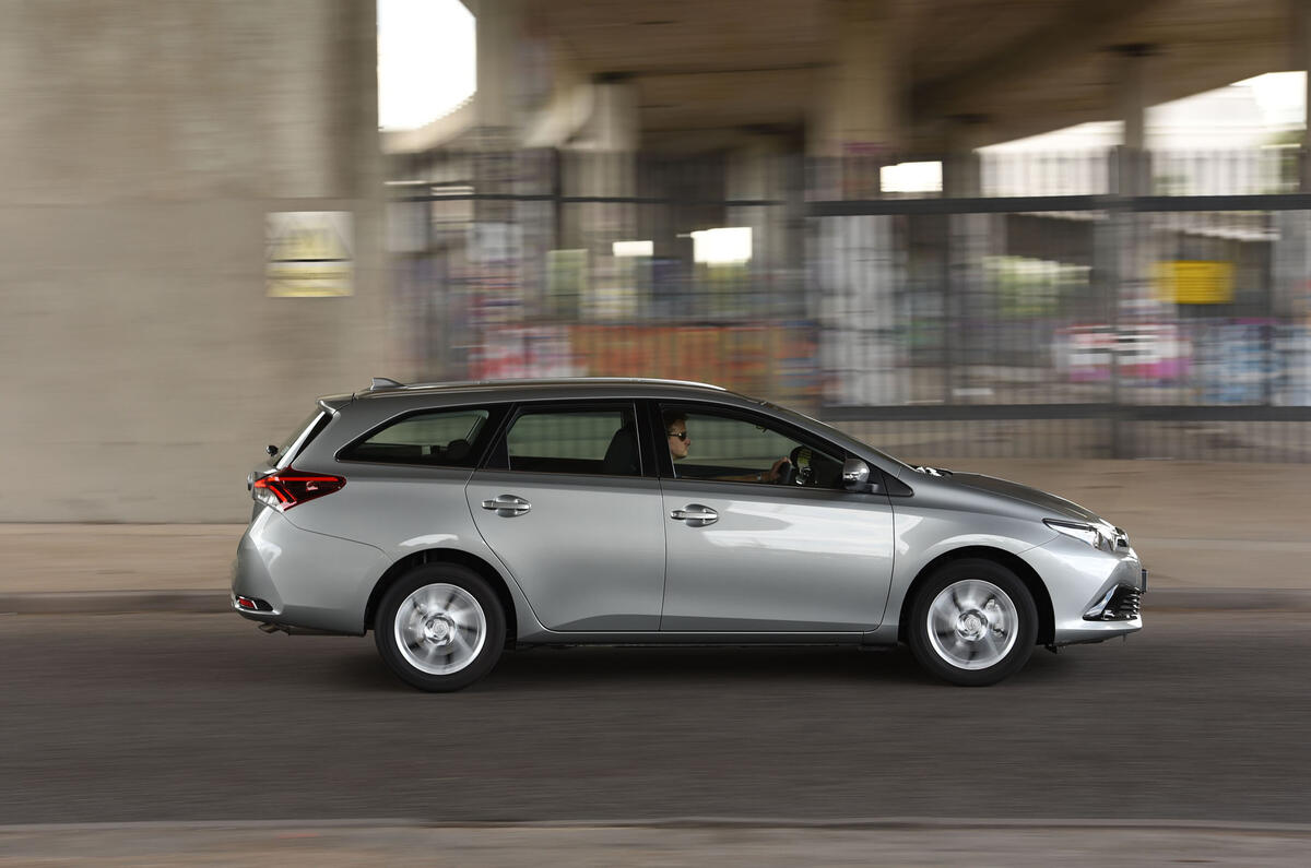 Toyota Auris Touring Sports 2012-2018 Review (2022) 