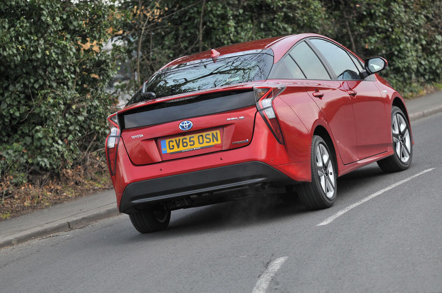 Toyota Prius ride & handling | Autocar