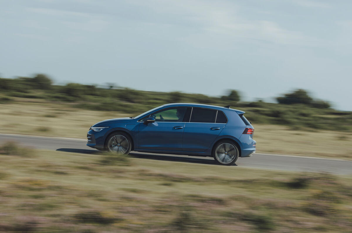 Volkswagen Golf eHybrid 2024 avis panoramique 77