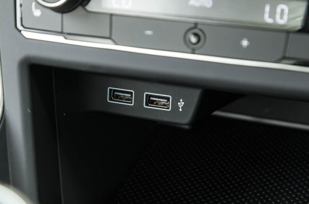 Volkswagen Polo multimedia ports