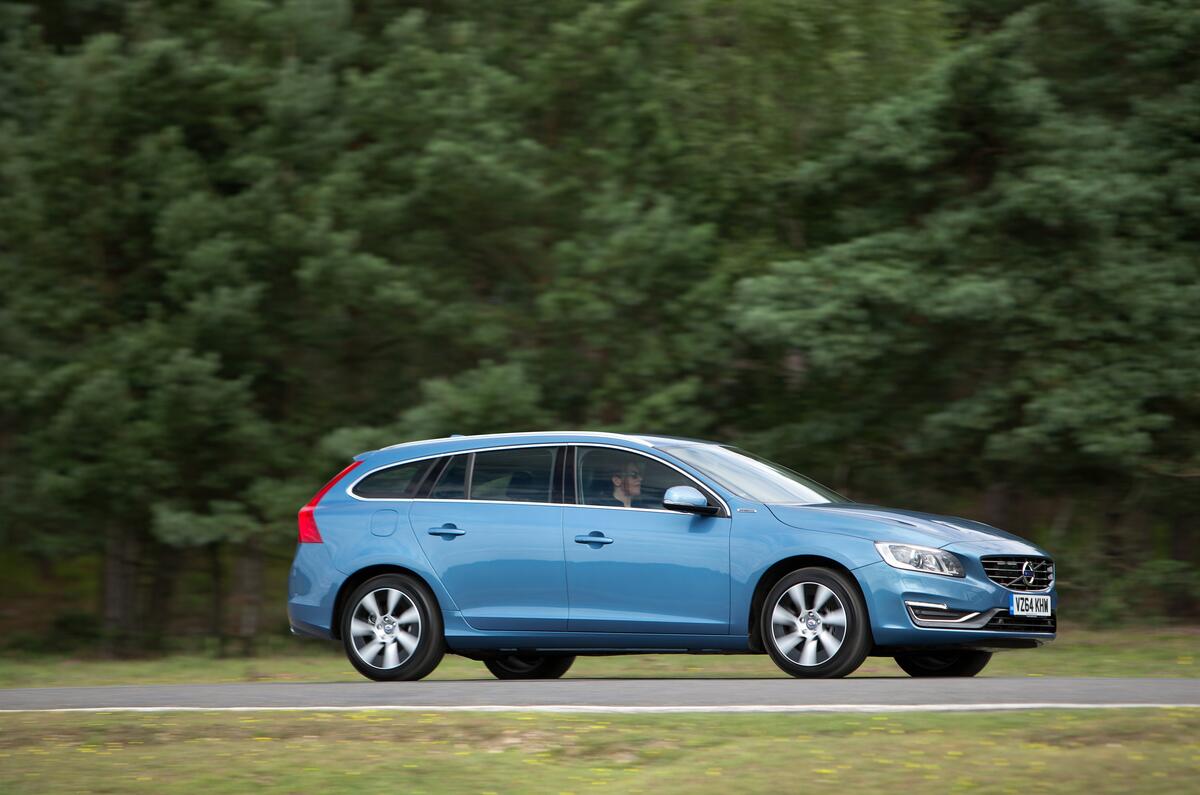 Volvo V60 2010-2018 Review (2022) | Autocar