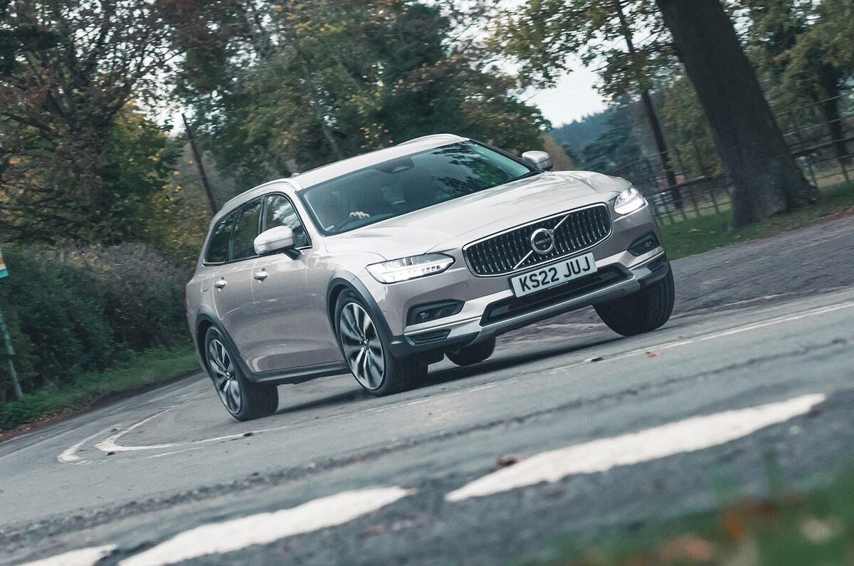 Volvo V90 Cross Country Review 2024, Price & Specs | Autocar