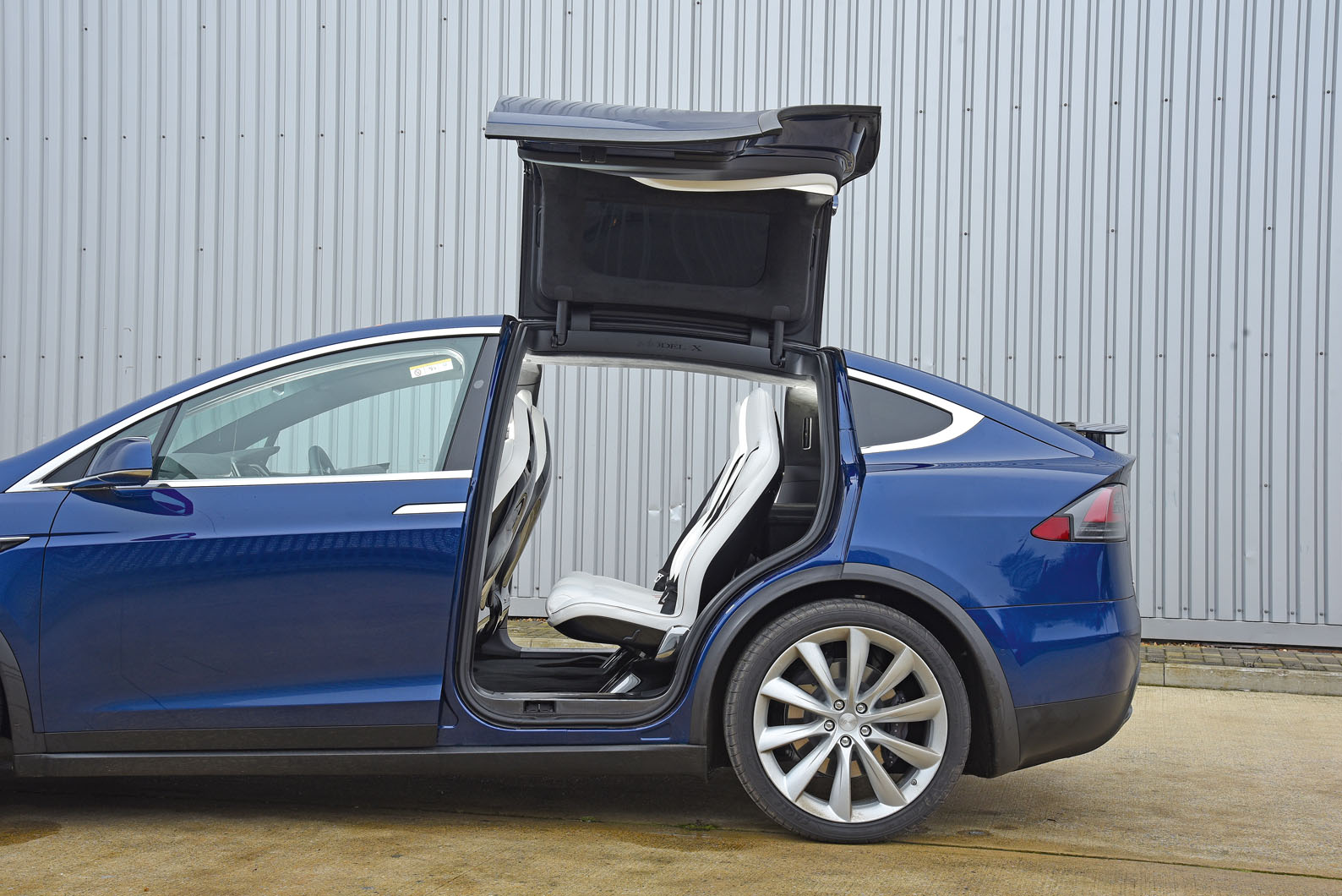 Tesla x 2024 rear doors