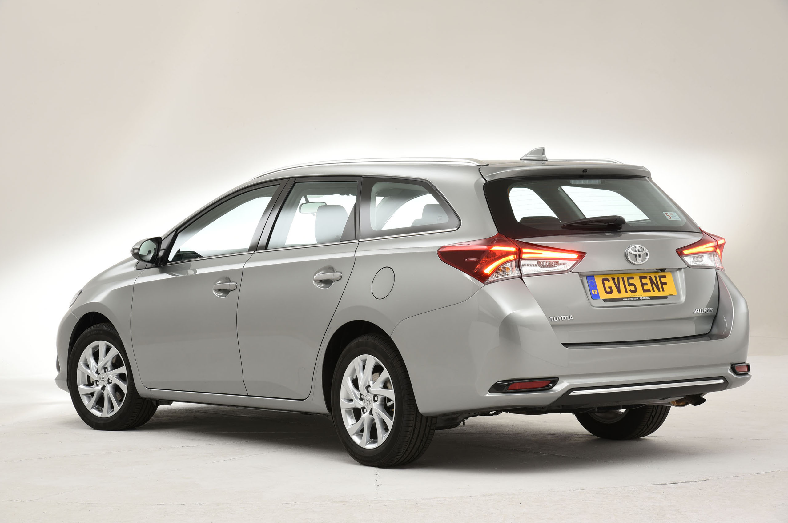 Used Toyota Auris Touring Sports 2012-2018 review