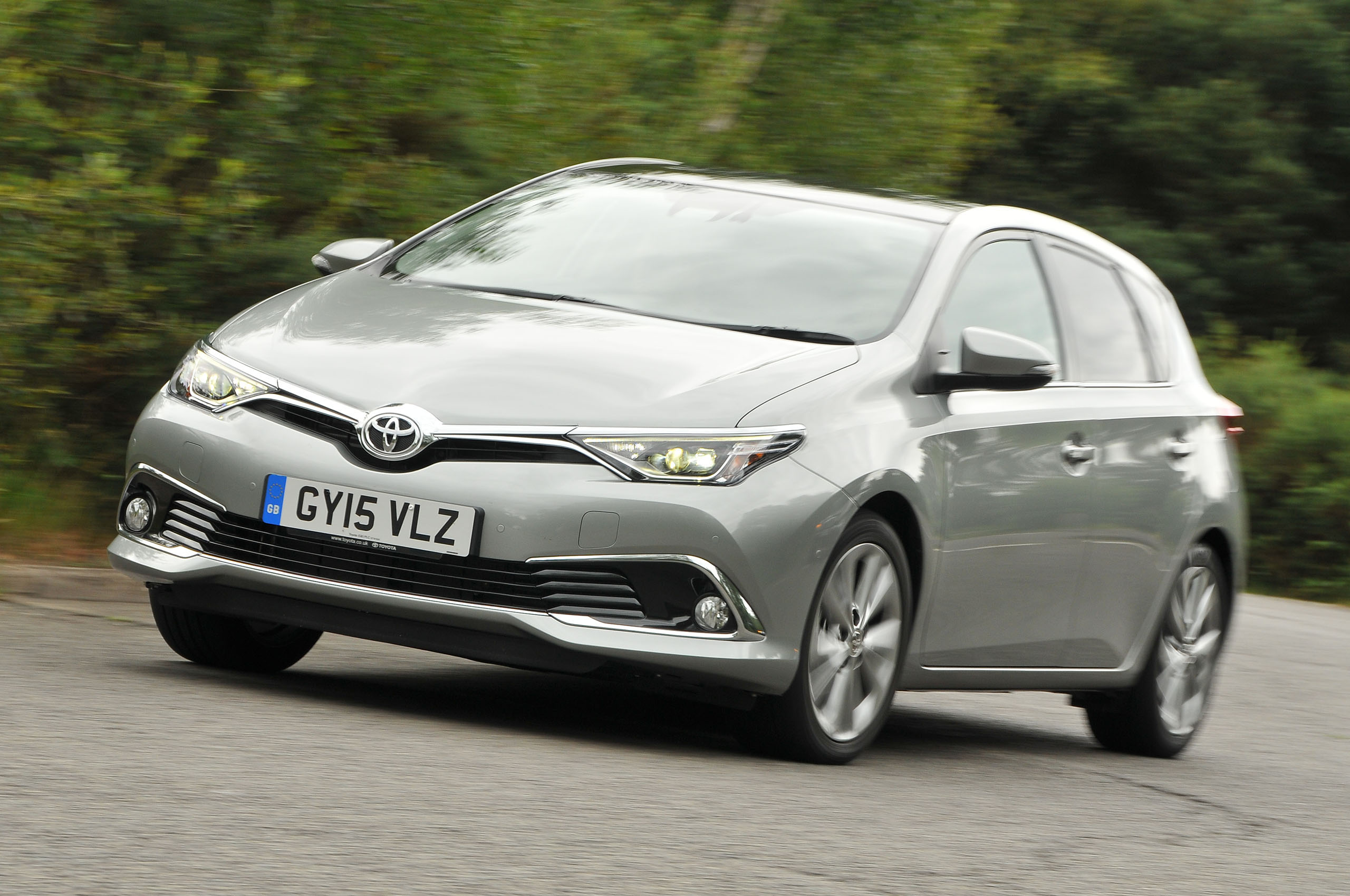 New Toyota Auris. Smartest Hatch in Town?