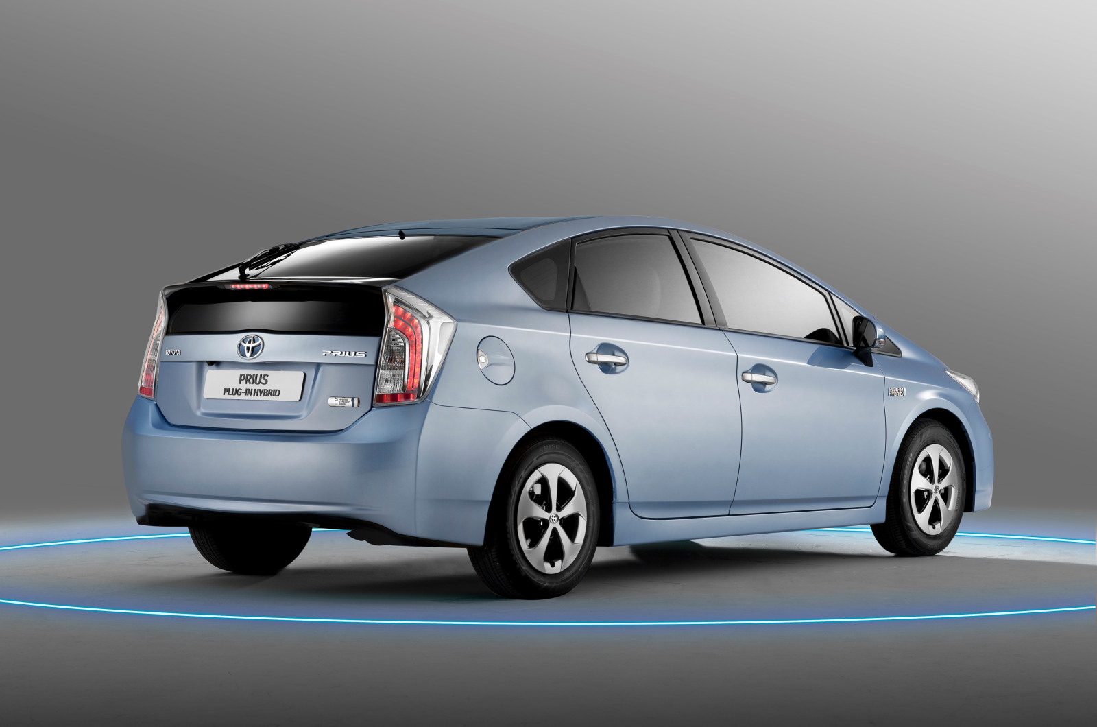 prius plug in price