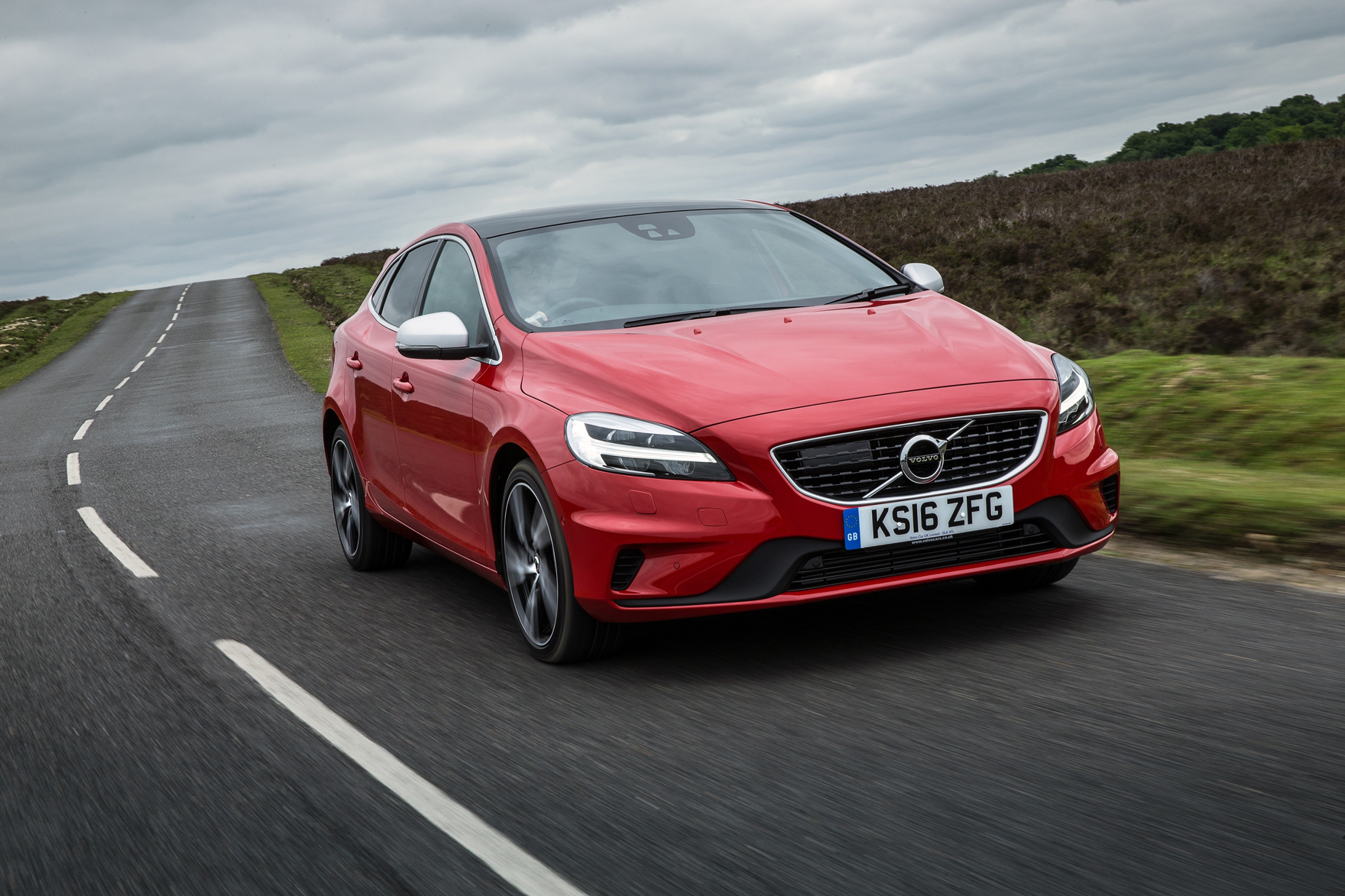 First Drive: Volvo V40 Cross Country and R-Design
