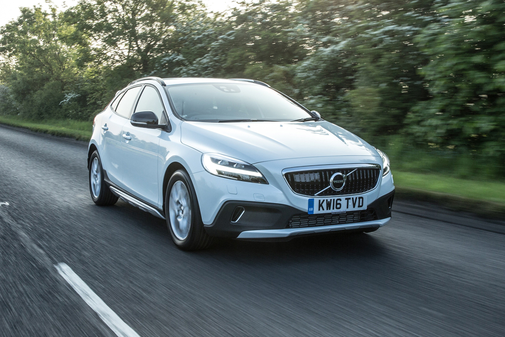 Used Volvo V40 Cross Country 2013 2019 Review Autocar 