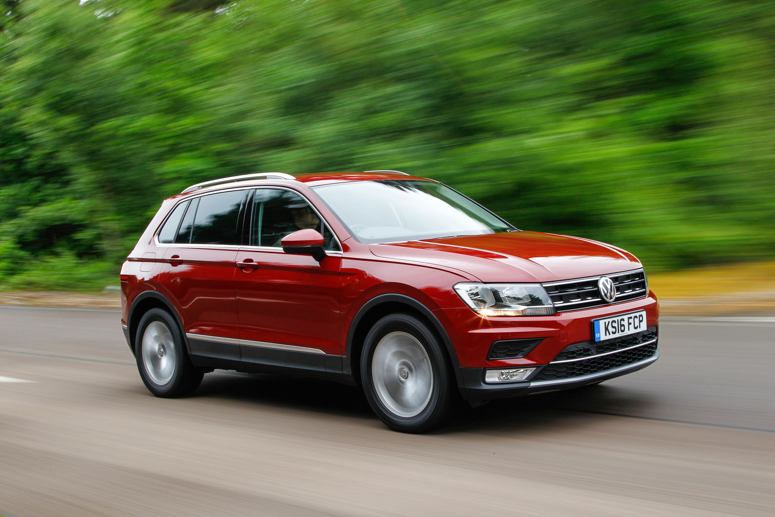Volkswagen Tiguan : Price, Mileage, Images, Specs & Reviews